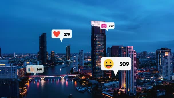 Sosyal medya simgeleri, sosyal ağ uygulama platformu üzerinden insanların karşılıklı bağlantılarını gösteriyor. Çevrimiçi toplum ve sosyal medya pazarlama stratejisi kavramı . - Video, Çekim