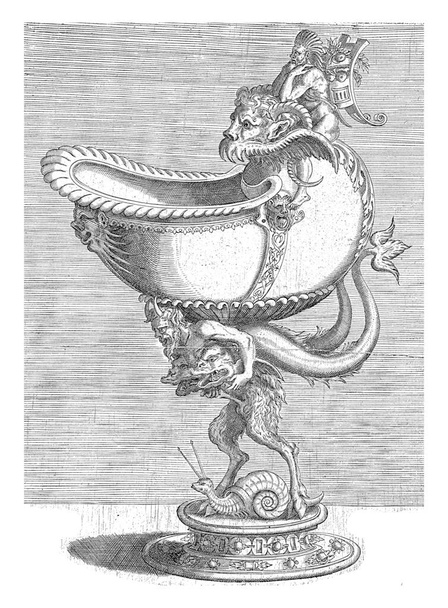 Nautilus cálice, descansando na parte de trás de um sátiro, Balthazar van den Bos, após Cornelis Floris (II), 1548 O sátiro carrega dois peixes sob seus braços. - Foto, Imagem