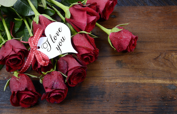 Szent Valentin-nap vörös rózsa - Fotó, kép