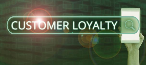 Writing displaying text Customer Loyalty, Business overview buyers fold to positive experience and satisfaction. - Φωτογραφία, εικόνα