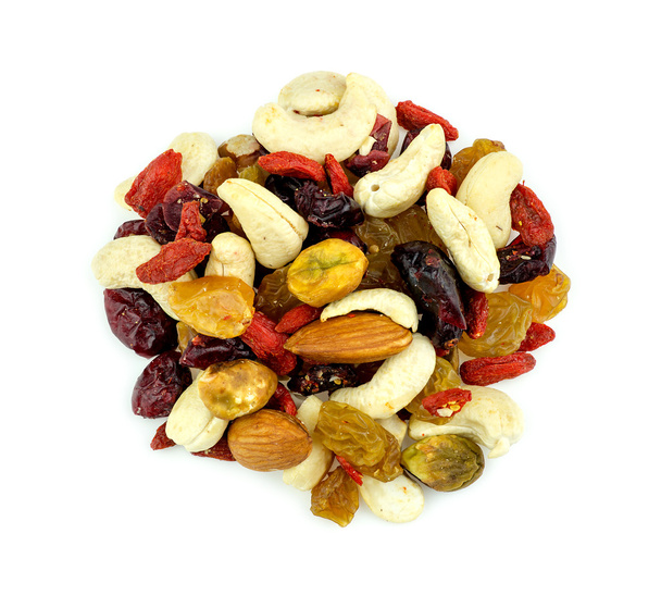Luchtfoto van gezonde gemengde vruchten en noten snack - Foto, afbeelding
