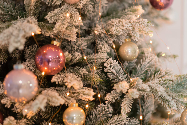 Christmas background with fir tree and decoration - Zdjęcie, obraz
