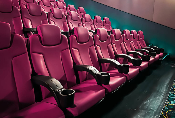 Kino und Unterhaltung, leere rosafarbene Kinosessel für TV-Show-Streamingdienste und Markenbildung der Filmindustrie - Foto, Bild