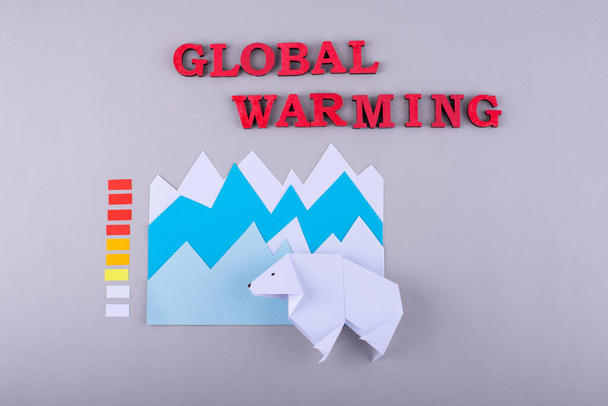 Aquecimento global e conceito de mudança climática com urso branco de papel - Foto, Imagem