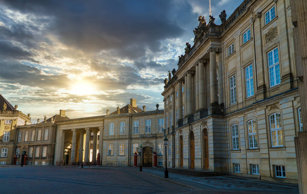 Het paleis van Amalienborg in Kopenhagen, Denemarken. - Foto, afbeelding