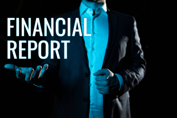 Kézírás szöveg Pénzügyi jelentés, Üzleti megközelítés szintje jövedelem, amelybe a pályázók kategorizálják Üzletember Holding és bemutatása Fontos információk kéznél. - Fotó, kép