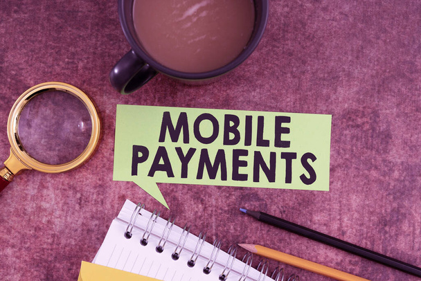 Kézírás szöveg Mobil fizetések, Internet Concept pénzügyi tranzakció feldolgozott okostelefonon - Fotó, kép