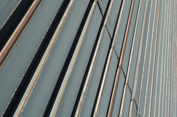 hullámosított vasból készült időjárásálló acél homlokzat - Fotó, kép