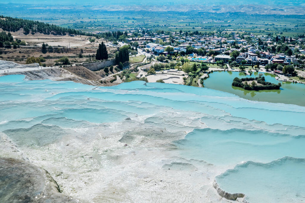 Памукккале, природний басейн з блакитною водою, Туреччина - Фото, зображення