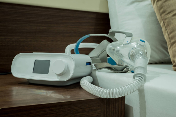 Uniapnea hoito, CPAP kone maski - Valokuva, kuva