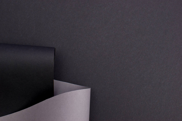 Fondo curvo negro y gris abstracto, espacio de copia - Foto, imagen
