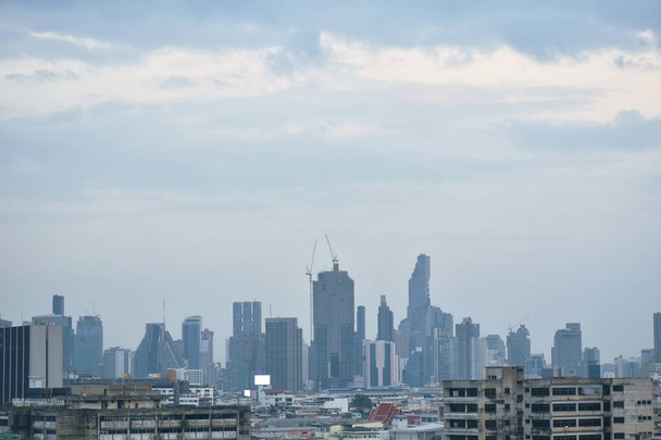 вид сверху городской пейзаж от здания в Бангкоке Таиланд - Фото, изображение
