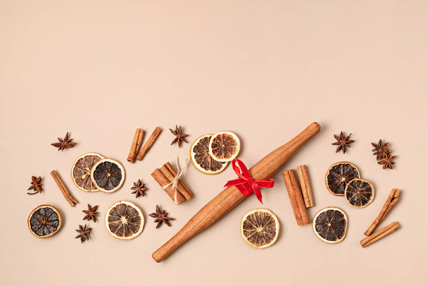 Χριστουγεννιάτικο μπισκότο φόντο ψησίματος. Εορταστική μαγειρική, Χριστούγεννα σπιτικά μπισκότα, συνταγές για τις διακοπές έννοια - Φωτογραφία, εικόνα
