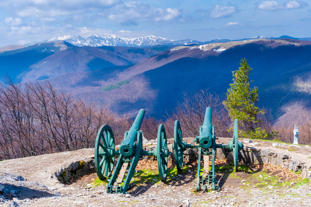 Пам'ятник Свободі, пам'ятник пам'яті про битву на перевалі Шипка в 1877 - 1878 роках в Болгарії - Фото, зображення