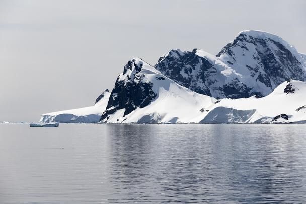 Naturaleza y paisajes de la Antártida
 - Foto, imagen