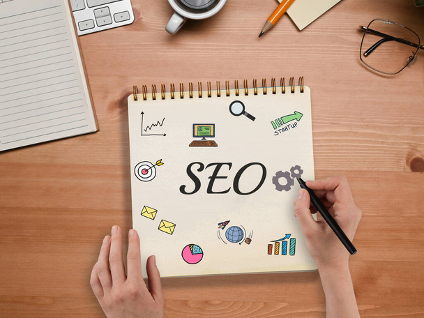 SEO Search Engine Optimization, link building e tela de marketing na internet - Foto, Imagem