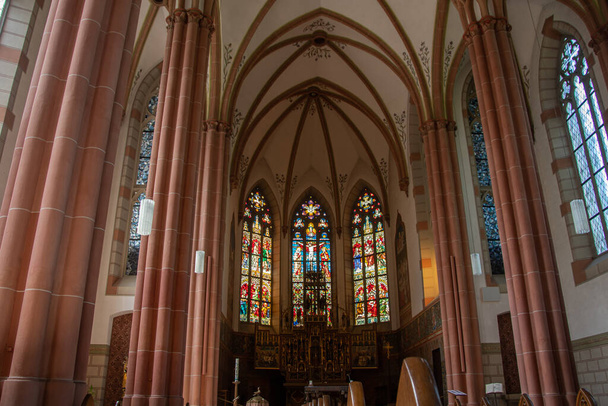 Bad Ems 'deki St. Martin Kilisesi içeriden - Fotoğraf, Görsel