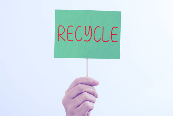 Legenda conceitual Reciclar, Processo de abordagem de negócios de conversão de resíduos em novos materiais e objetos - Foto, Imagem