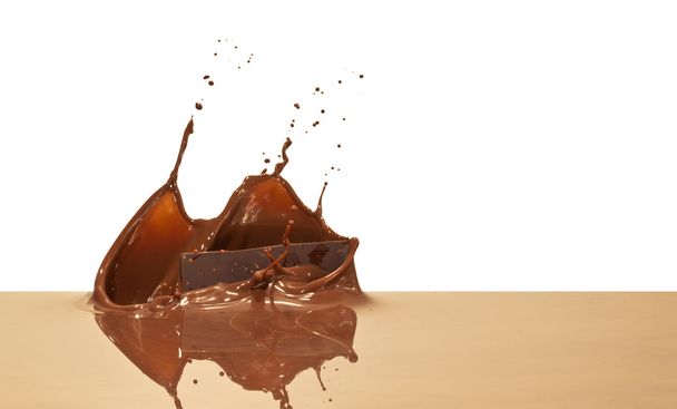 チョコレートスプラッシュ - 写真・画像