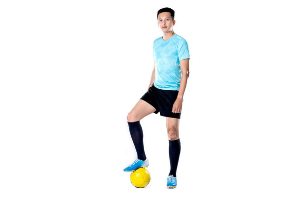 Fotbalový rozhodčí s fotbalovým míčem izolované na bílém pozadí. - Fotografie, Obrázek