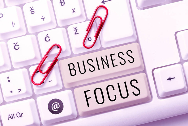 Bildunterschrift: Business Focus, Business Showcase Die Bedürfnisse des Kunden Volle Aufmerksamkeit auf Details - Foto, Bild