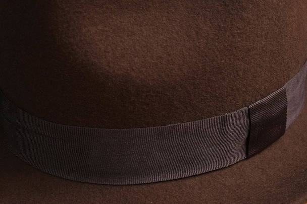 Primer plano de un sombrero Fedora marrón
 - Foto, Imagen