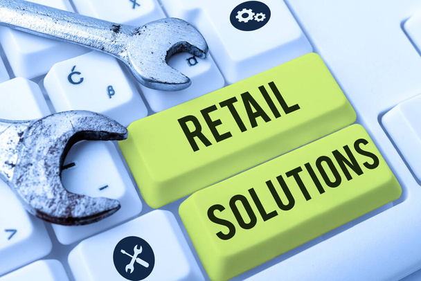 Tekstbord met Retail Solutions, Internet Concept proces van het bevorderen van een grotere verkoop en klanttevredenheid - Foto, afbeelding