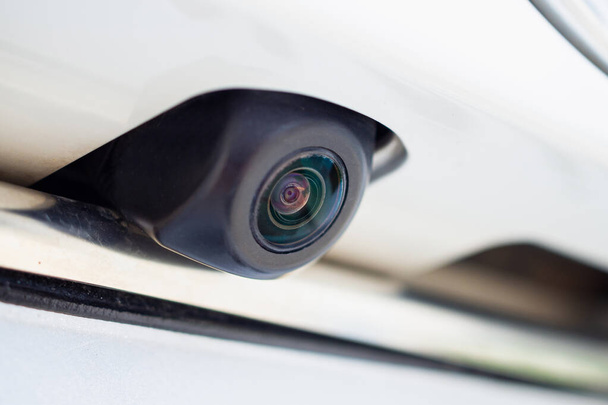 cámara de visión trasera del coche de cerca para asistencia de estacionamiento - Foto, imagen