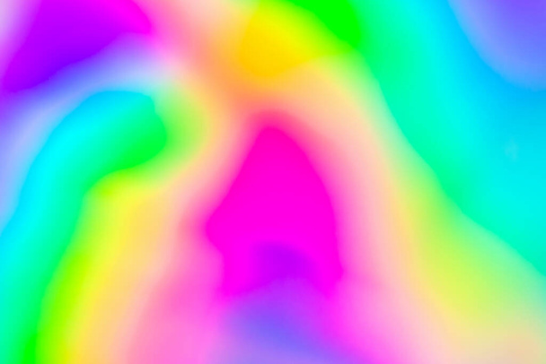 Resumen borroso holográfico arco iris hoja fondo iridiscente - Foto, imagen