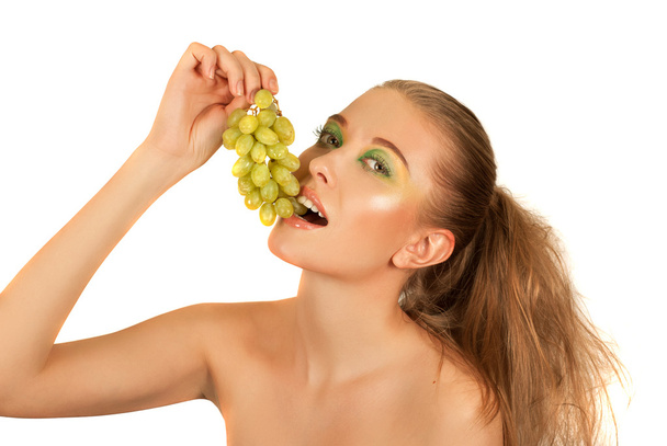 Girl with grapes - Fotoğraf, Görsel