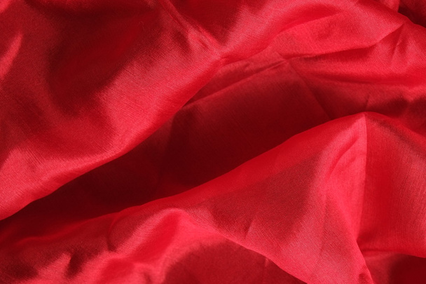 Блискуча червона шовкова носовичка
 - Фото, зображення