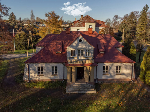 Casa señorial histórica en Sedziejowice, Polonia. - Foto, imagen
