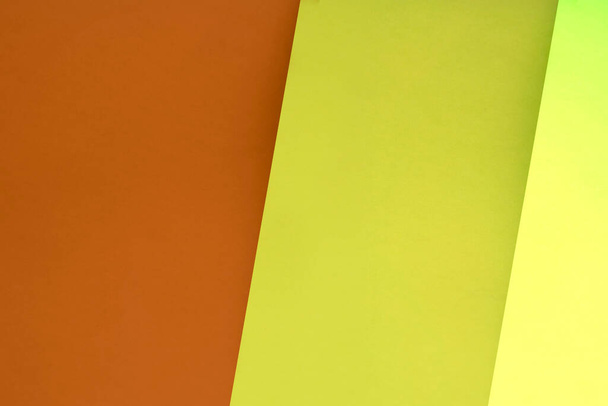 Üç katlı yaratıcı kapak tasarımı oluşturmak için koyu ve açık renk tonlarından oluşan soyut arkaplan - Fotoğraf, Görsel