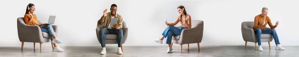 Comunicación en línea. Diversas personas felices sentadas en sillas y haciendo videollamadas con diferentes dispositivos mientras se relajan en casa, hombres y mujeres multiétnicos disfrutando de la conferencia web, collage - Foto, imagen