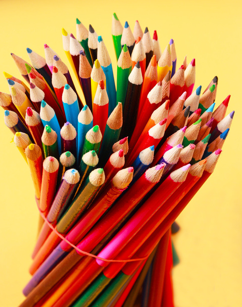 uma exibição de lápis coloridos
 - Foto, Imagem