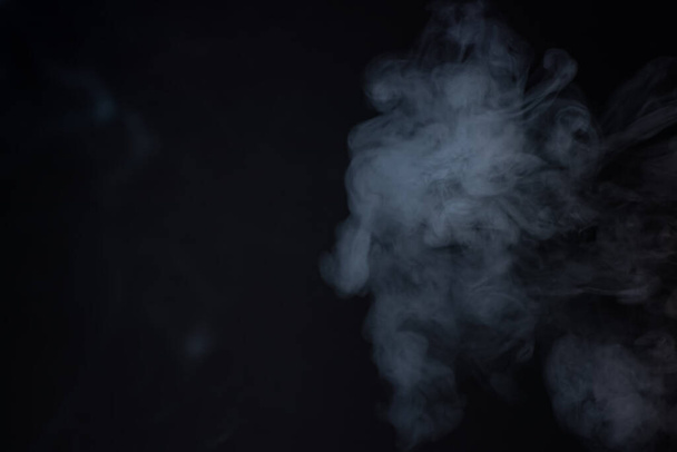 Fumo su sfondo nero sovrapposizione elemento di design. - Foto, immagini