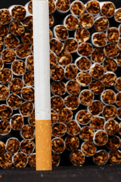 Primer plano de los cigarrillos de tabaco Fondo o textura - Foto, Imagen