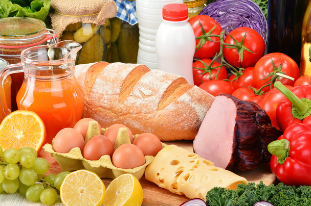 Composición con variedad de productos de alimentación
 - Foto, imagen