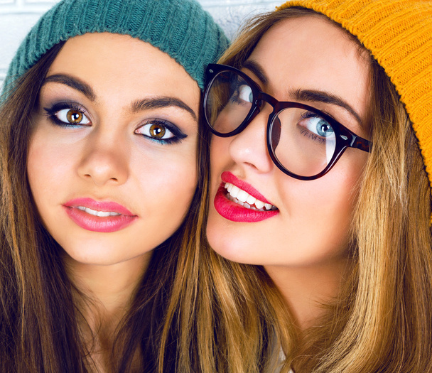 portrait of two young hipster girls - Foto, imagen