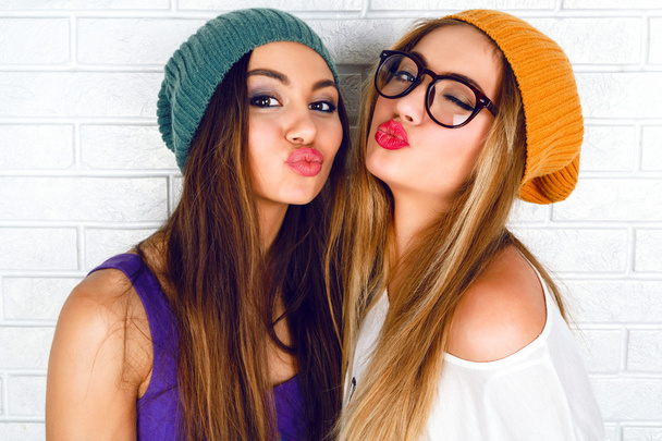 portrait of two young hipster girls - Fotoğraf, Görsel
