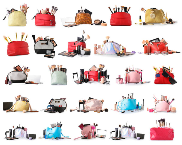 Set de bolsas cosméticas con productos de maquillaje sobre fondo blanco - Foto, Imagen