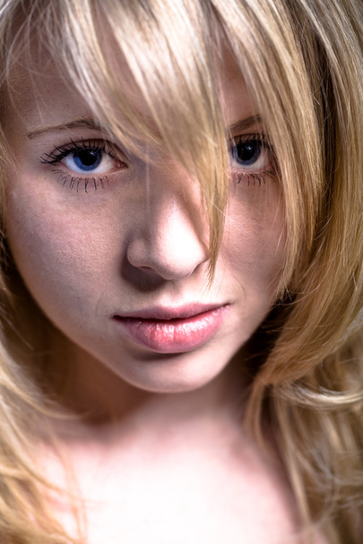 Portrait of a young woman - Photo, image