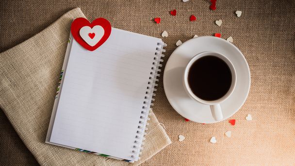 чашка кави і серця на тканинах
 - Фото, зображення