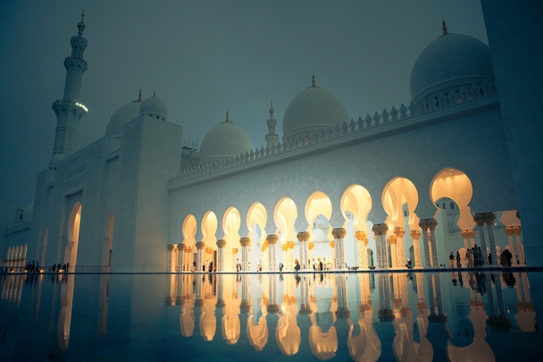 bílé historie dědictví islámské památky mešita v Abú Dhabí - Fotografie, Obrázek