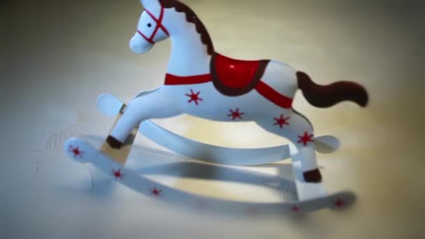 vintage κουνιστό άλογο - Πλάνα, βίντεο