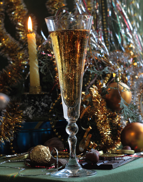 Новорічна листівка з шампанським та свічкою
 - Фото, зображення