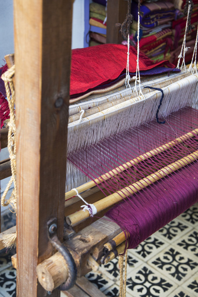 Máquina de bordado tradicional
 - Foto, Imagen