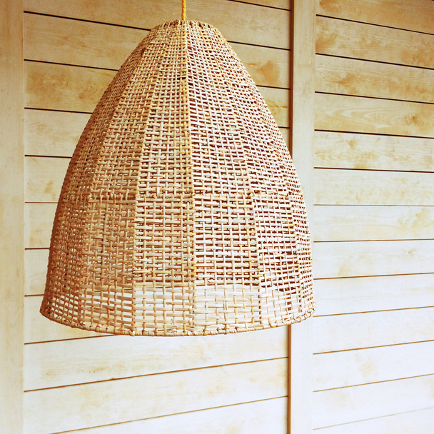 Підвісне світло з плетеним абажуром
 - Фото, зображення