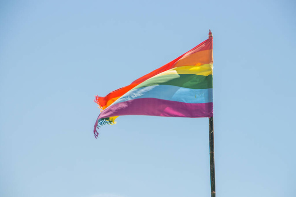 lgbt flag al aire libre en Río de Janeiro, Brasil. - Foto, Imagen