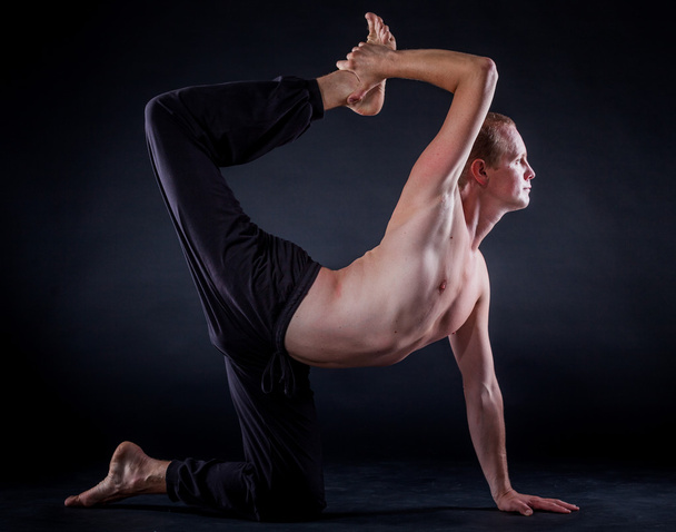 Yoga man - Foto, imagen
